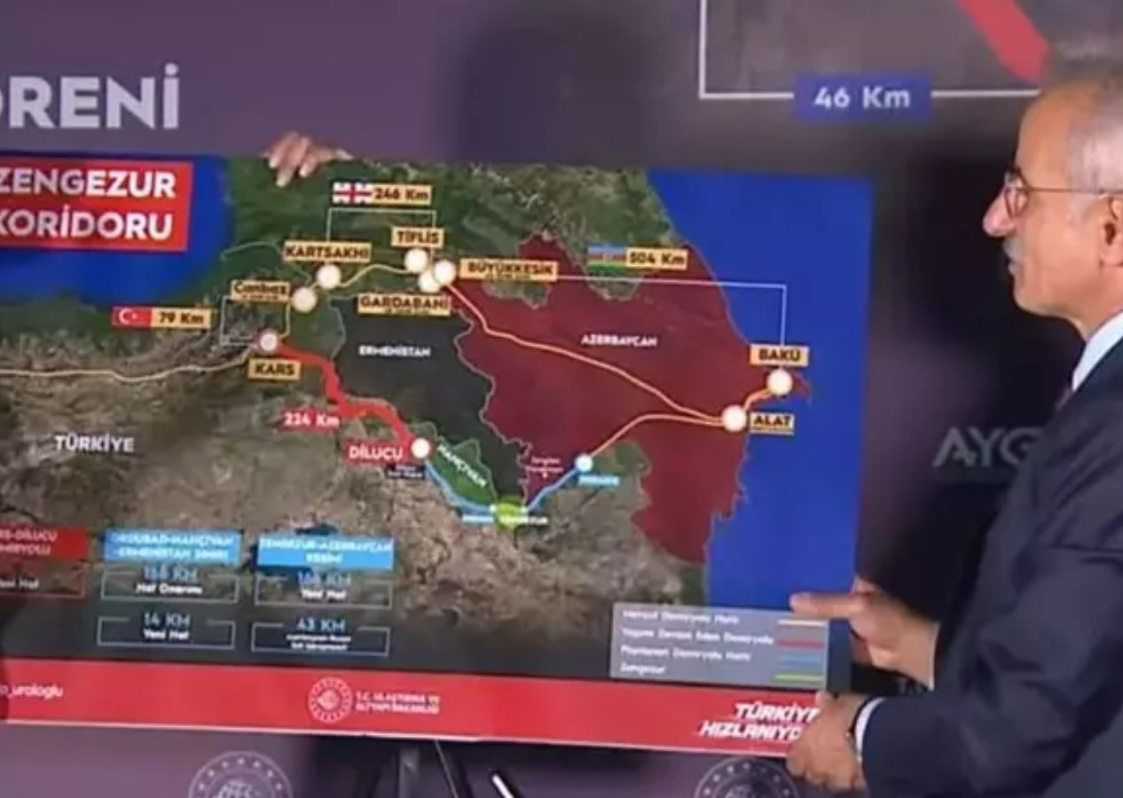 Bakan Uraloğlu yayında aktardı! Zengezur Koridoru için geri sayım başladı!