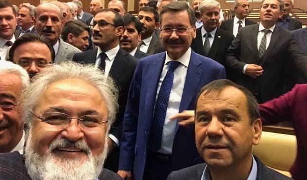 Melih Gökçek partililerle vedalaştı...