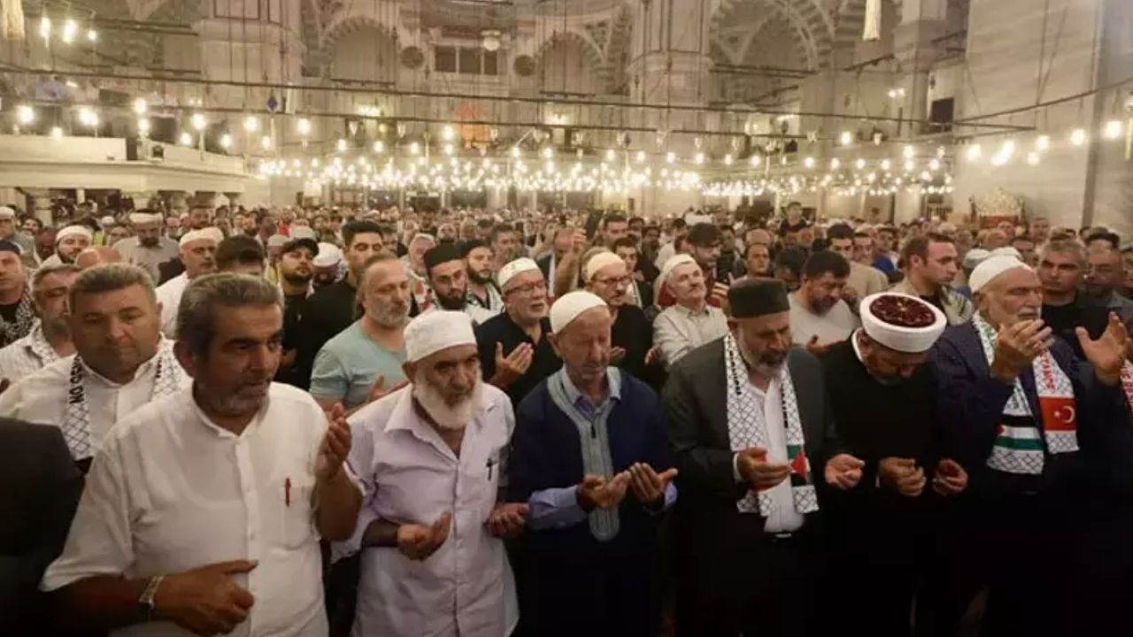 İstanbul’da Gazze için eller semaya kalktı