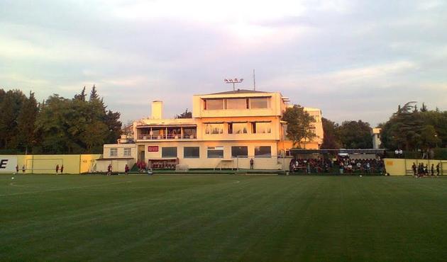Eski hocadan şok itiraf: Florya'da futbolcular silahlarını çekmiş!