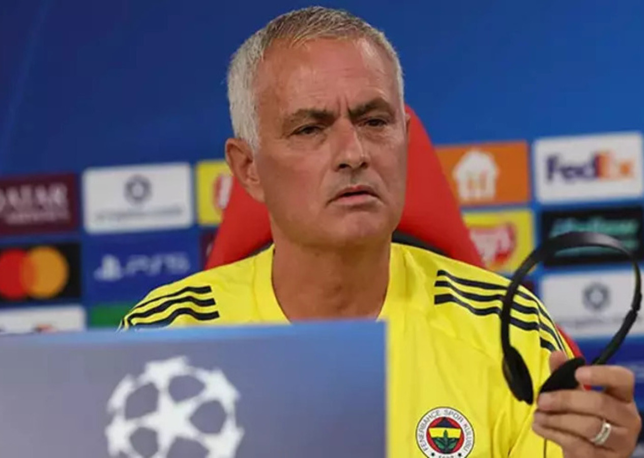 Jose Mourinho, herkesin önünde Fenerbahçe yönetimini topa tuttu: Ekstra çaba harcamıyorlar!