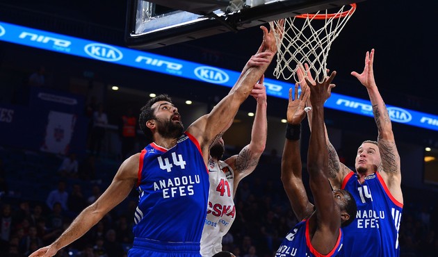 Anadolu Efes: 80 - CSKA Moskova: 98