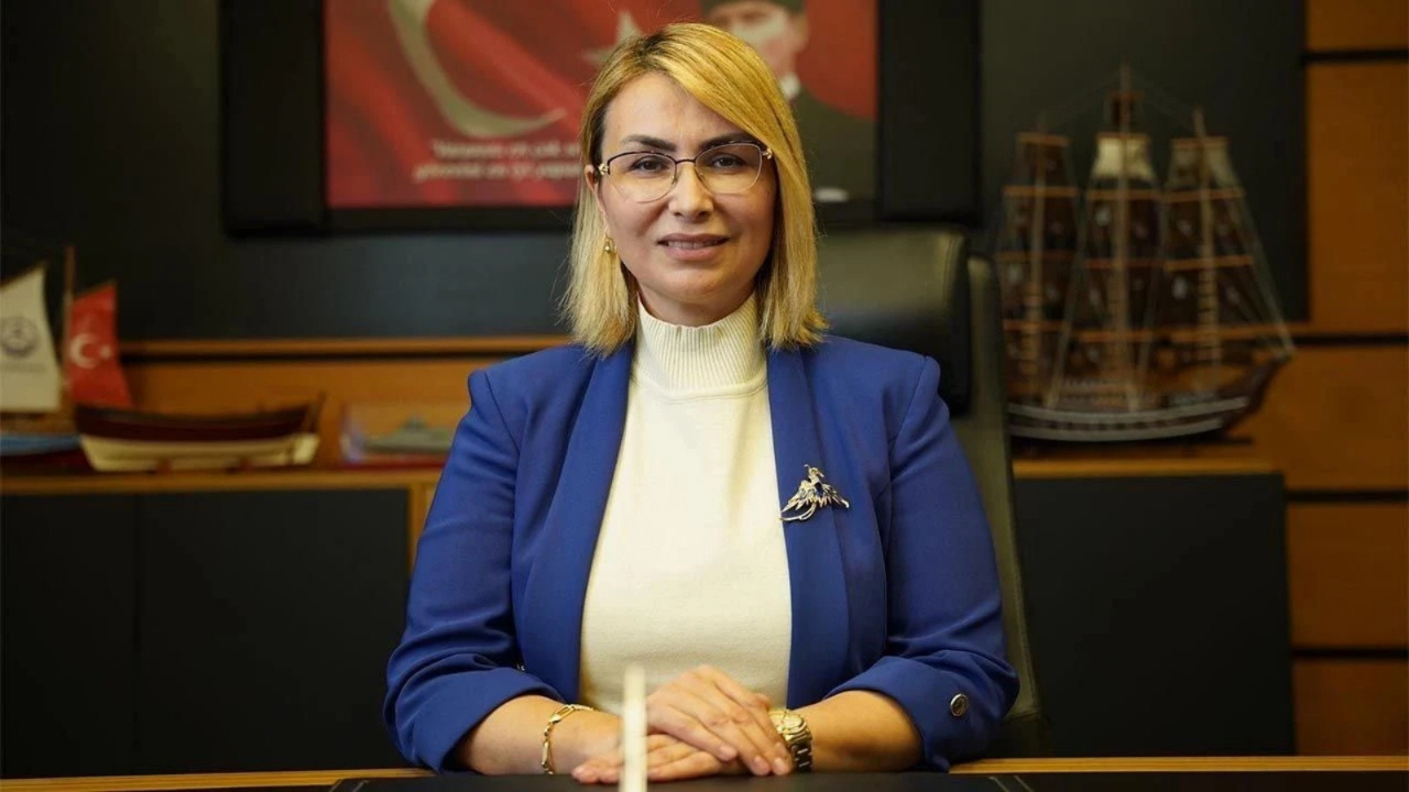 CHP’den AK Parti’ye geçen Altınova Belediye Başkanı Yasemin Fazlaca'dan çarpıcı sözler: Bana videolu komplo kurdular, şantaj yaptılar