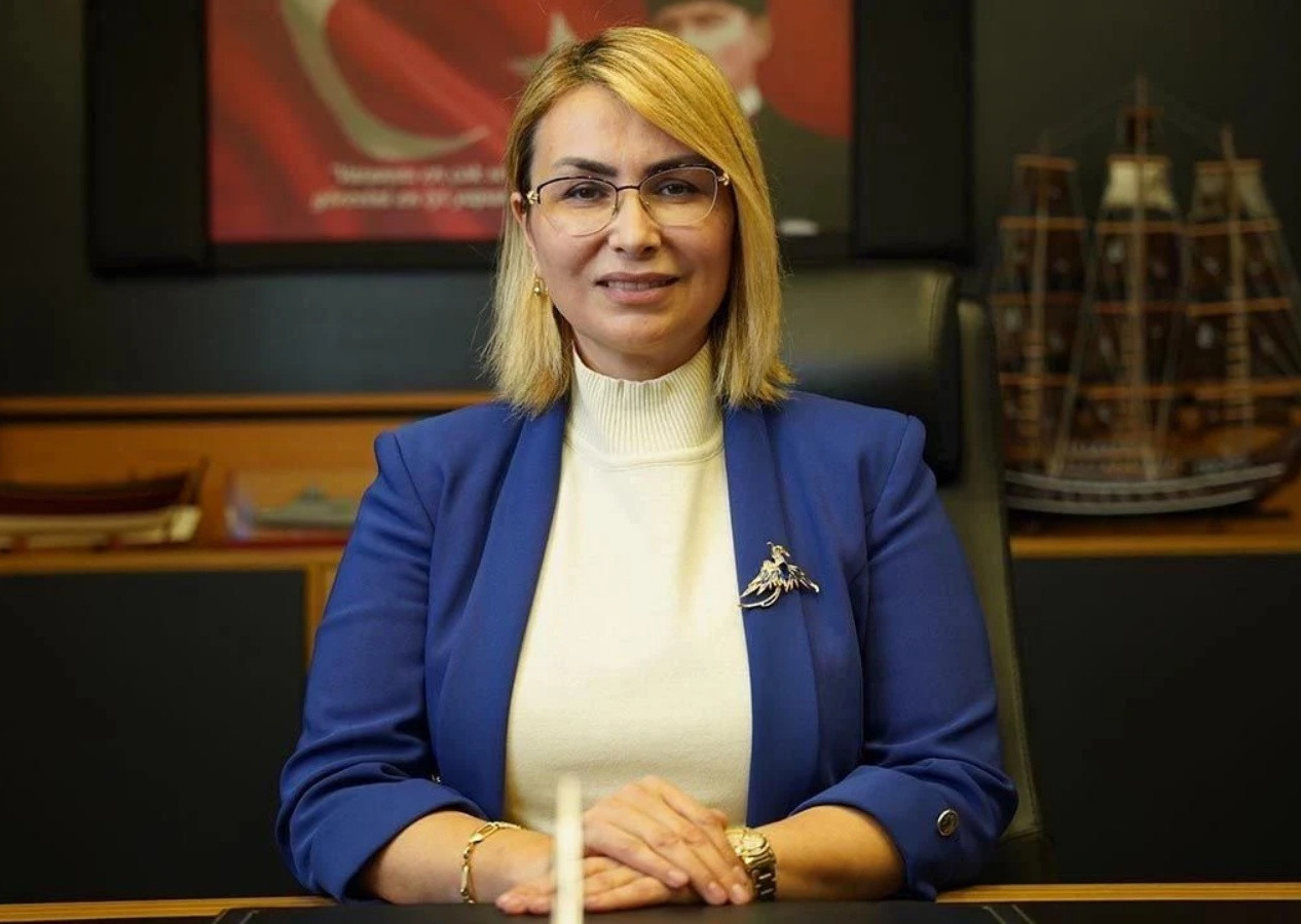 CHP’den AK Parti’ye geçen Altınova Belediye Başkanı Yasemin Fazlaca'dan çarpıcı sözler: Bana videolu komplo kurdular, şantaj yaptılar
