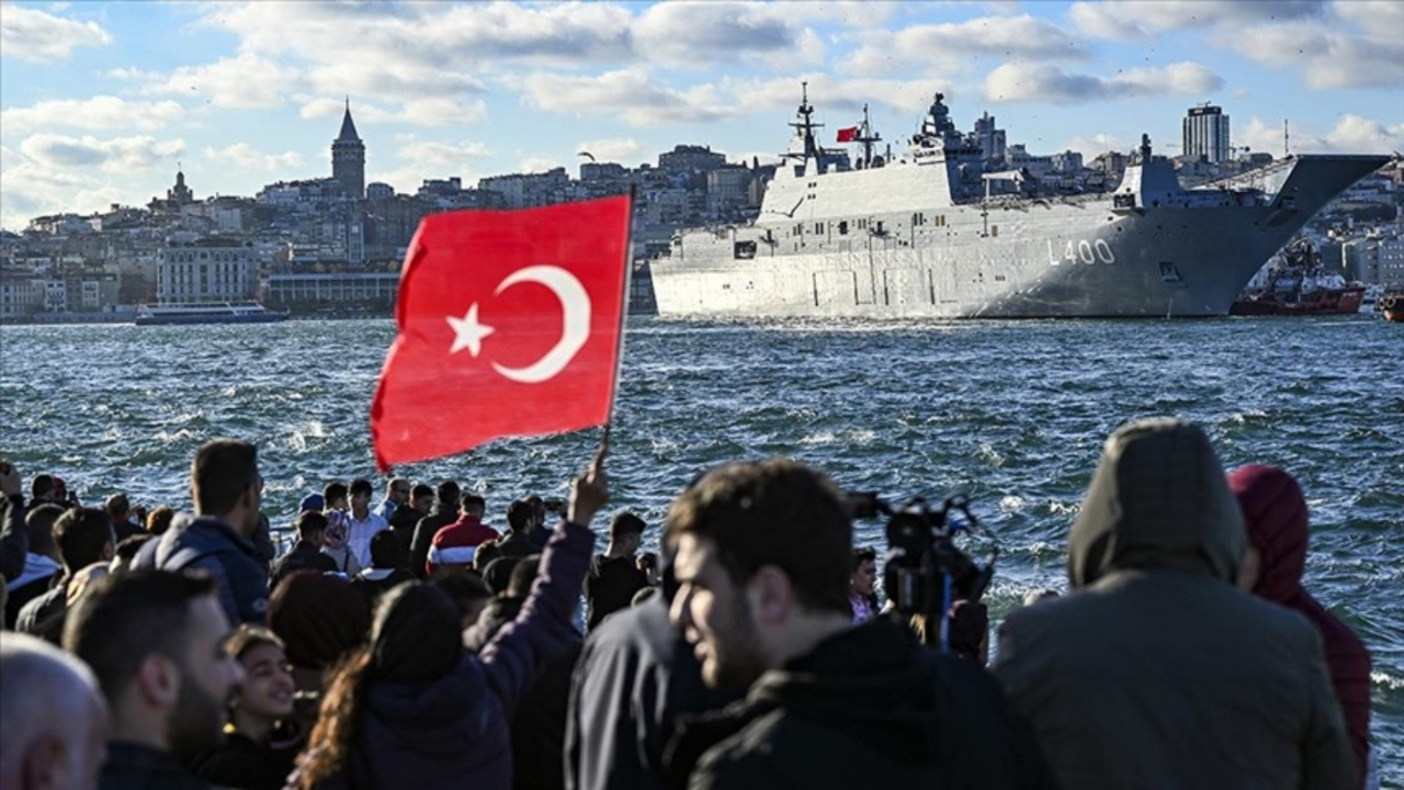 Boğaz'da Teknofest Mavi Vatan geçişi... Fotoğrafını paylaş, hediyeyi kazan!
