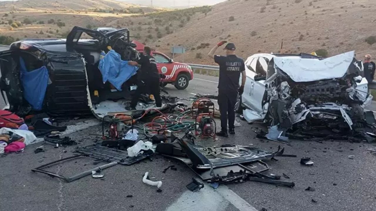 Otoyol savaş alanına döndü! Malatya-Kayseri Karayolu'nda feci kaza!