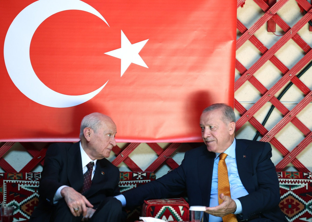 Ahlat'ta Selçuklu Mezarlığı ziyareti... Cumhurbaşkanı Erdoğan, Devlet Bahçeli ile han çadırında sohbet etti!