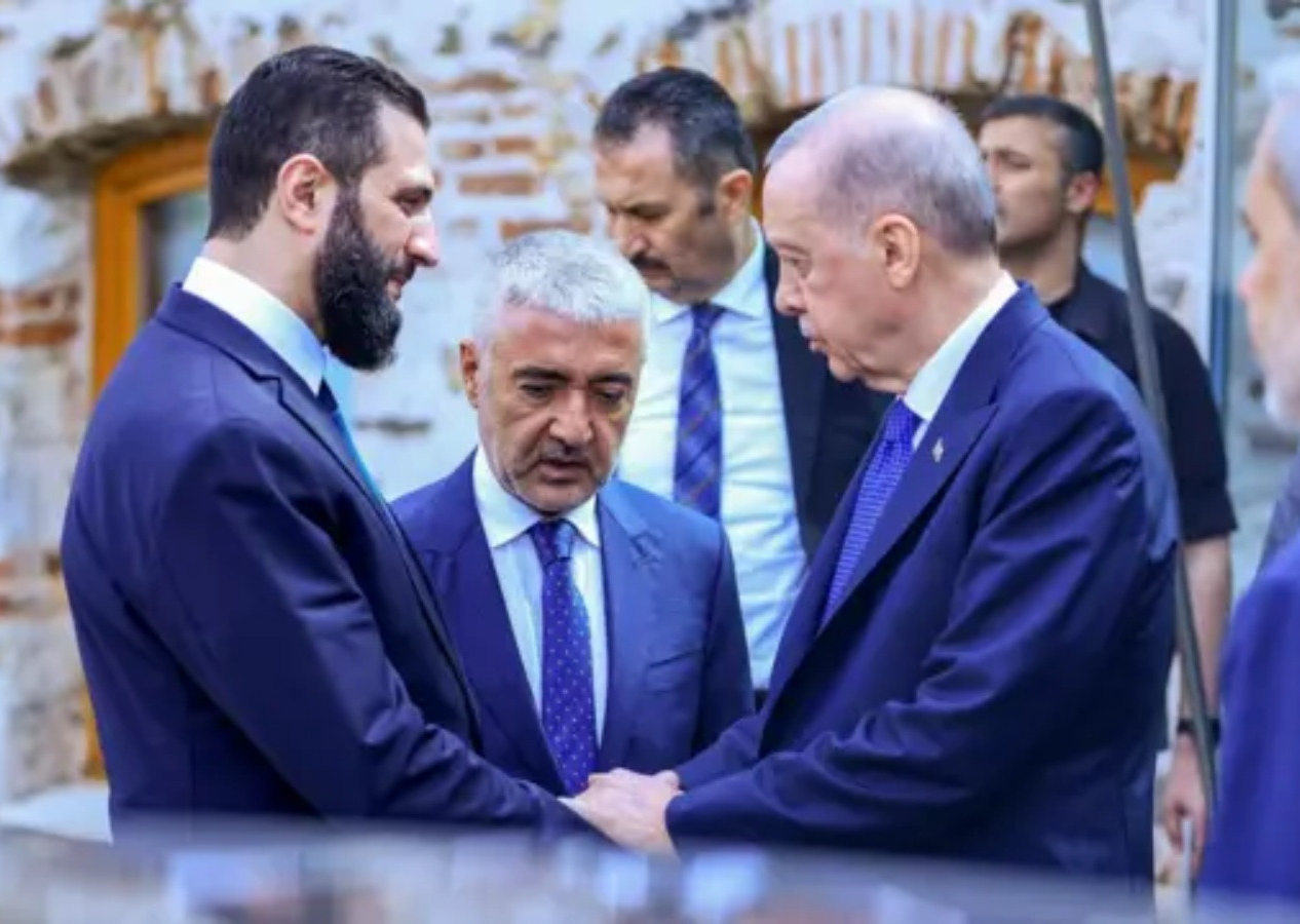 Cumhurbaşkanı Erdoğan “Kılıç kınından çıkar” dedi, Şara YPG’ye rest çekti: SDG ayrı, Kürtler ayrı; bölünme kabul edilemez!