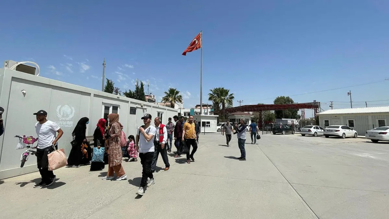 İçişleri Bakanı Ali Yerlikaya açıkladı: Büyük göç dalgası! Ülkelerine dönen Suriyelilerin sayısı 450 bin 169 oldu
