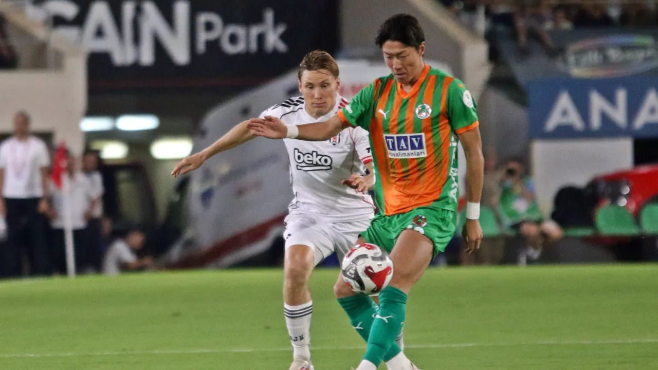 Beşiktaş Alanya'da yıkıldı, Sergen Yalçın puansız başladı (Alanyaspor 2 - 0 Beşiktaş | Maçın özeti)
