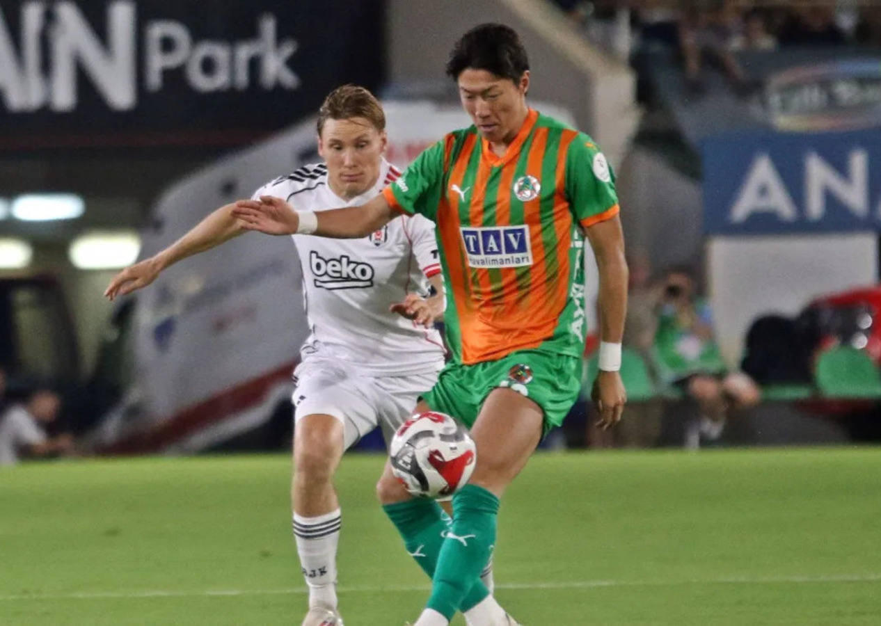 Beşiktaş Alanya'da yıkıldı, Sergen Yalçın puansız başladı (Alanyaspor 2 - 0 Beşiktaş | Maçın özeti)