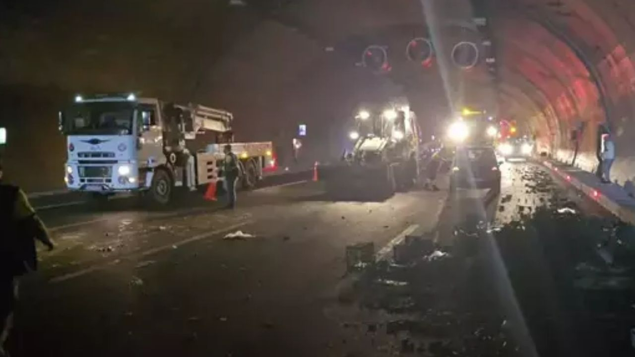 Trafik yine kilit! Kuzey Marmara Otoyolu’nda kaza: Sebze yüklü TIR tünelde devrildi