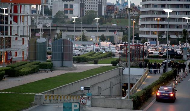 Polisin dikkati katliamı önledi! AVM'de yakalan DEAŞ'lıların otomobilinden bomba çıktı...