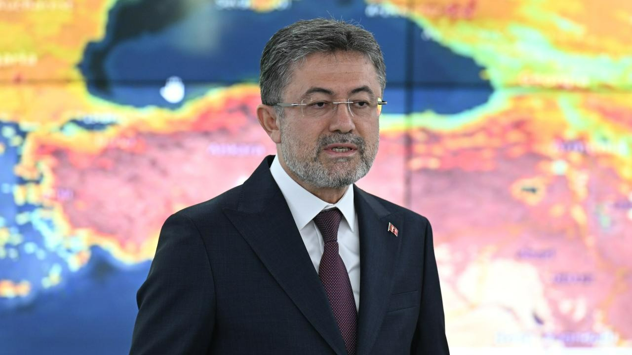 Türkiye yanıyor! Bakan Yumaklı üç ilde son durumu aktardı!