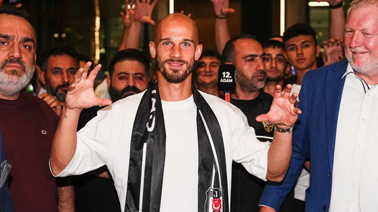 Dünyaca ünlü futbolcu Vaclav Cerny Beşiktaş için İstanbul'a geldi