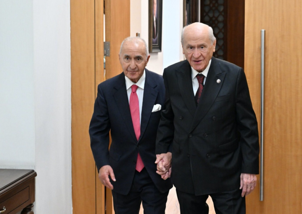 CHP’de kongre iptali sonrası sürpriz temas! Bahçeli, eski CHP lideri Hikmet Çetin ile görüştü