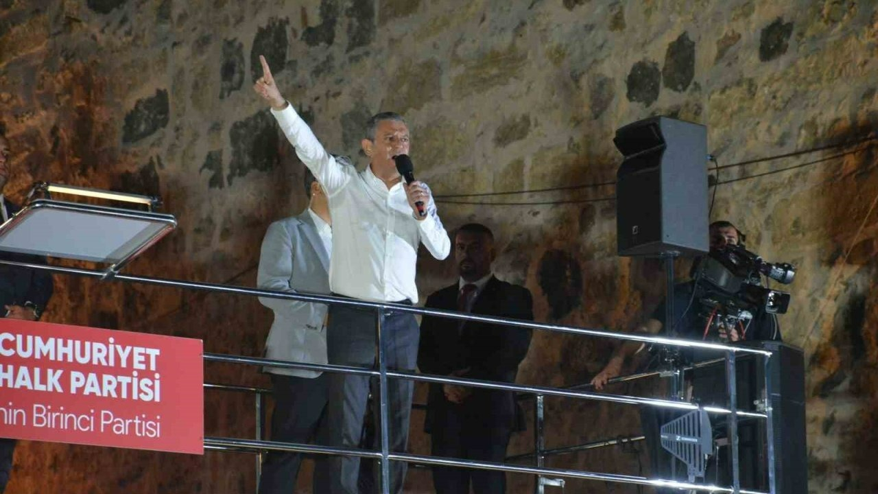 CHP'nin Sinop yalanı patladı! Barış Yarkadaş: "3 bin kişi yoktu, dar açılar ve ışık oyunlarıyla..."