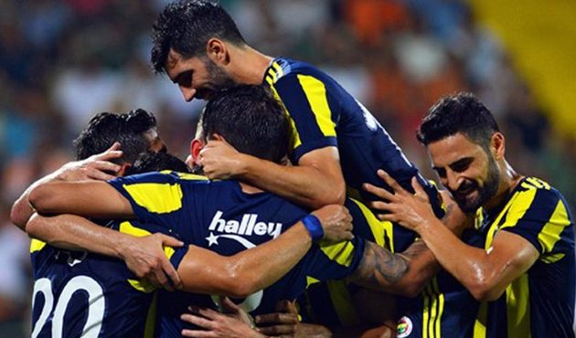 Fenerbahçe'ye yıldız oyuncudan kötü haber!