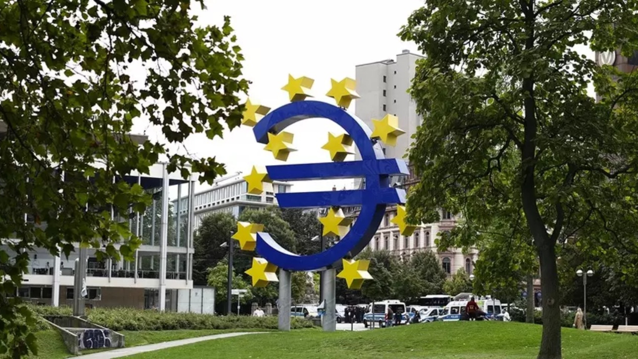 Euro Bölgesi'nde perakende satışlar temmuz ayında önceki aya göre yüzde 5 geriledi
