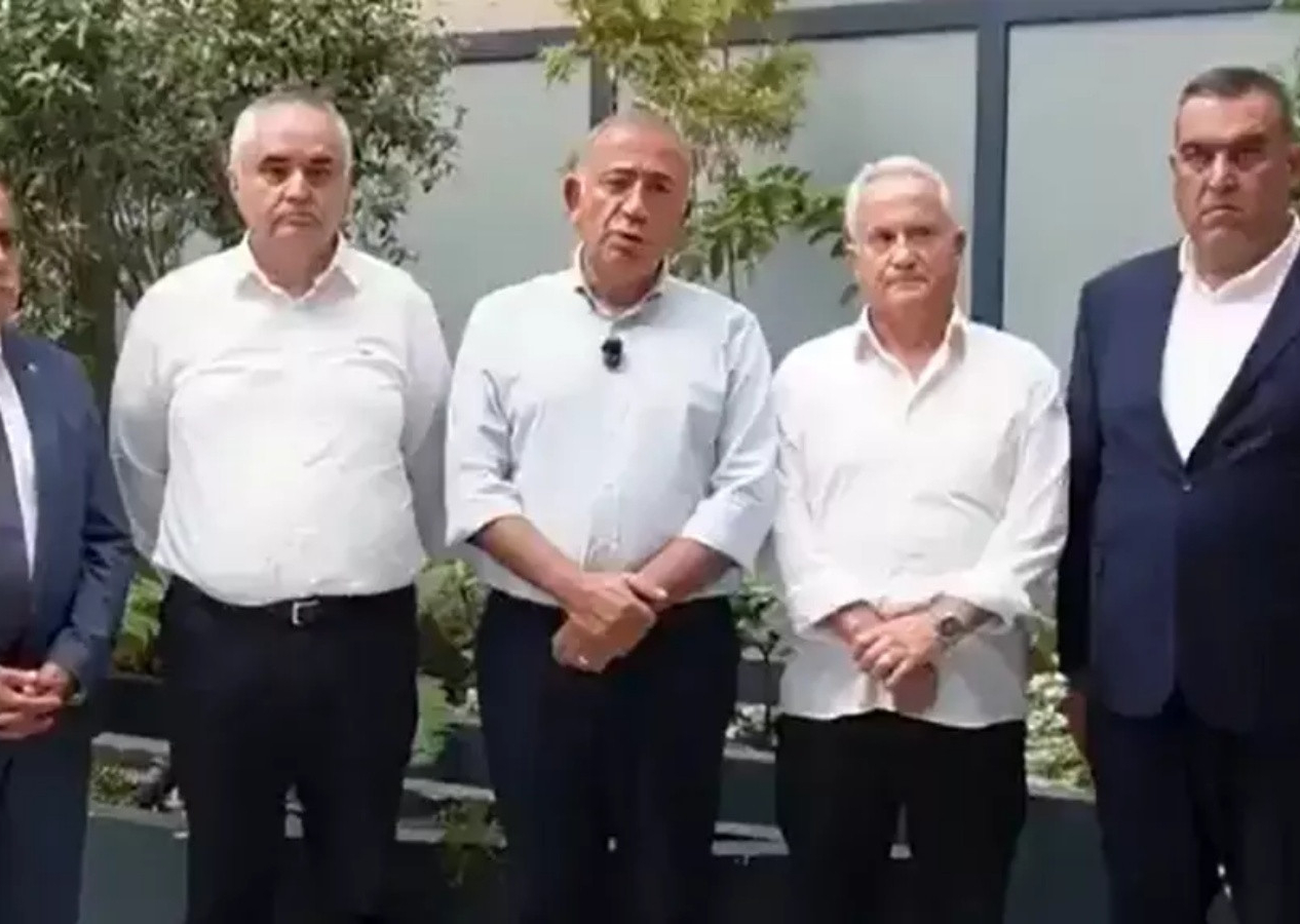 CHP İstanbul’da yeni dönem: Gürsel Tekin ve 4 isimden videolu mesaj “CHP adliye koridorlarına düşmemeliydi"