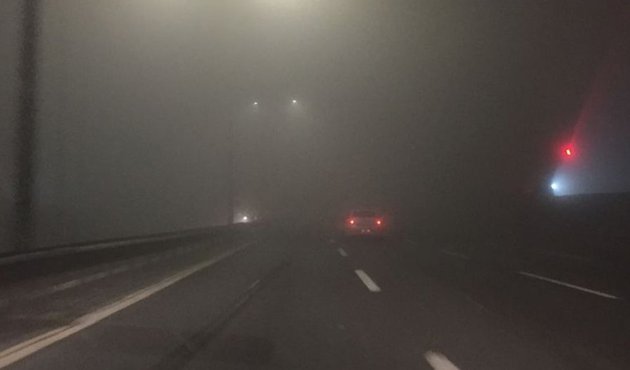 İstanbul'da yoğun sis! Boğaz gemi trafiğine kapatıldı