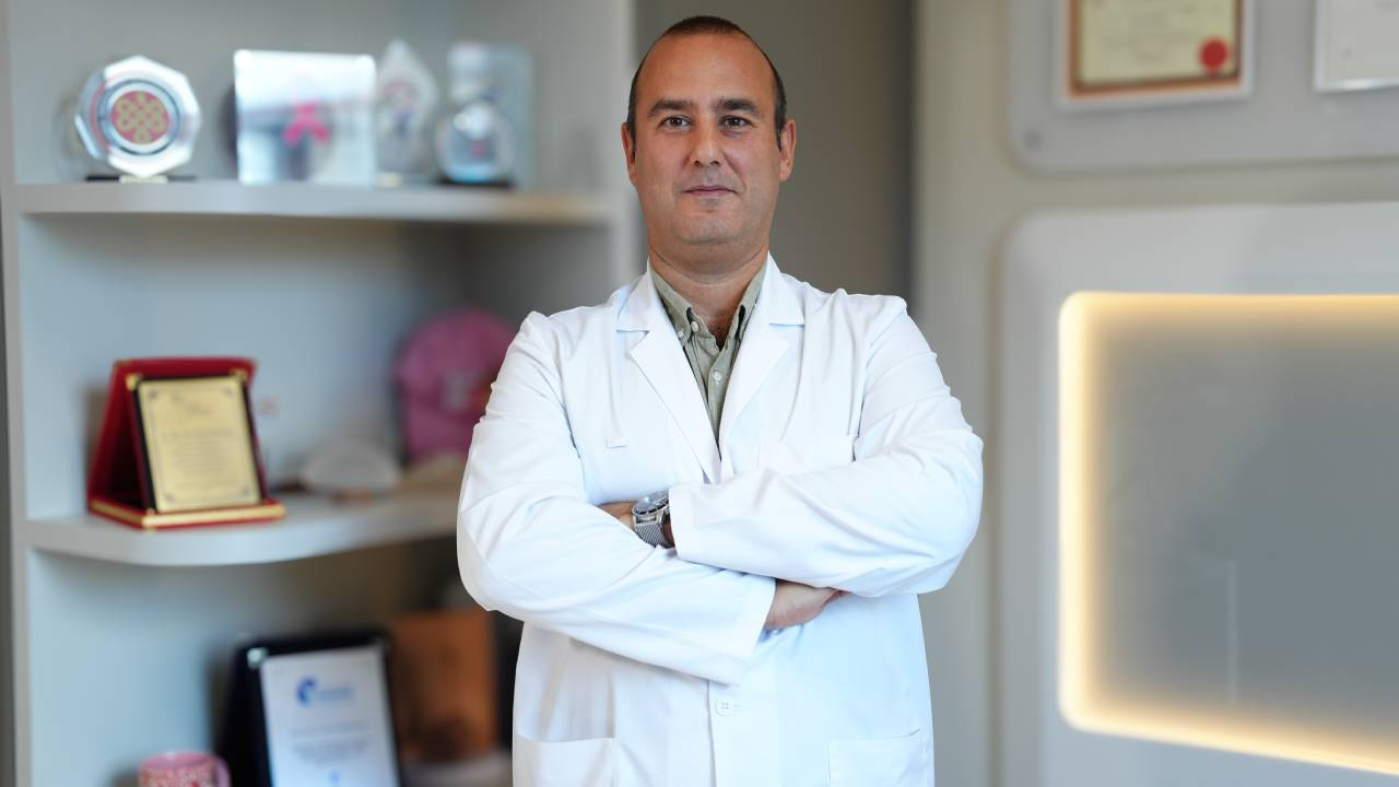 Ünlü cerrah uyardı! Yapay zekaya değil doktorunuza danışın!