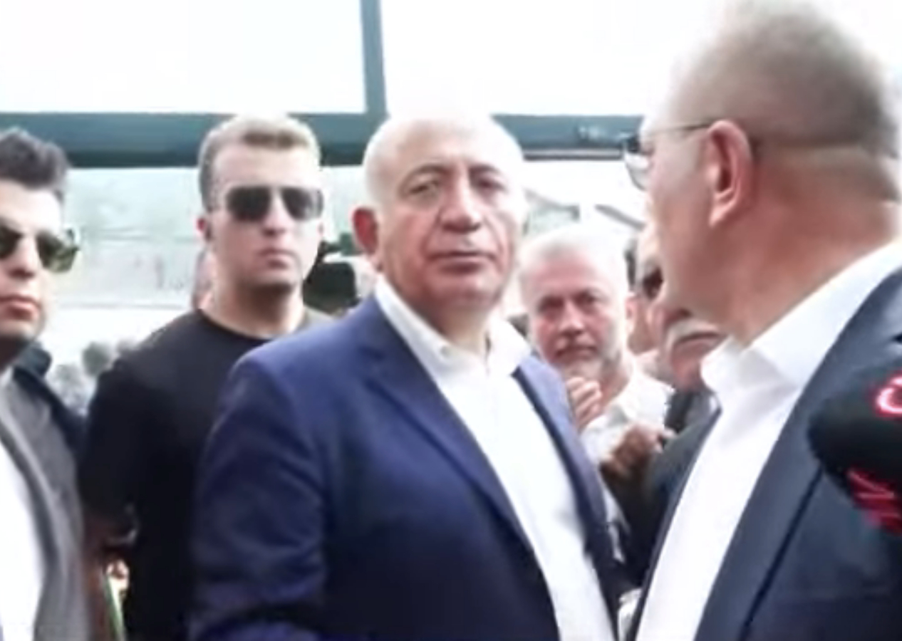 Gürsel Tekin, CHP il binasına girdi! "Öfkemizi dışarıda bıraktık. Özgür Çelik kardeşim ile görüşeceğim"