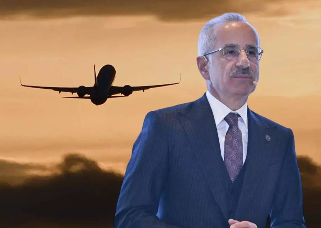 Bakan Uraloğlu duyurdu! Uçuşlarda yeni dönem: Yolculara ücretsiz su ikramı
