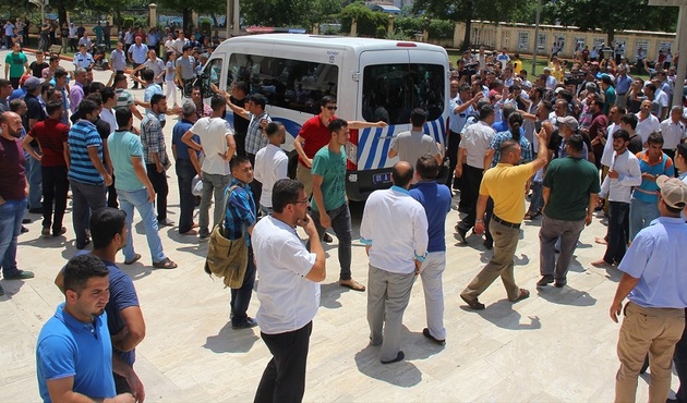 Adana'da camide canlı bomba alarmı!