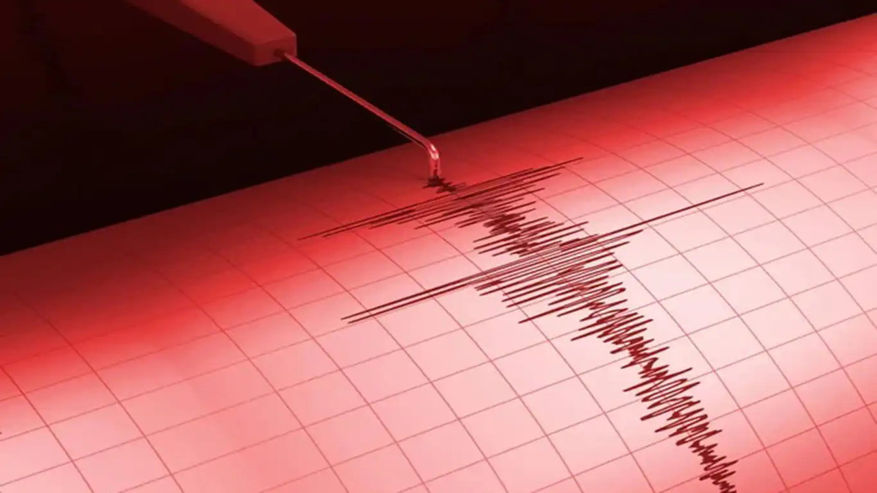 Ege Denizi'nde 5.1 büyüklüğünde korkutan deprem