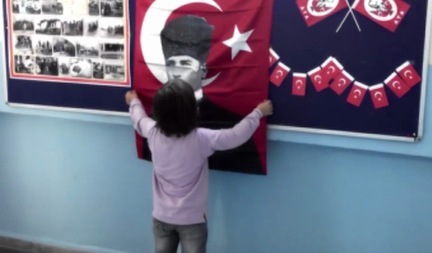 Çok yaşa Cumhuriyet, çok yaşa Turkcell! İşte Türkiye'yi ağlatan reklam filmi... / VİDEO