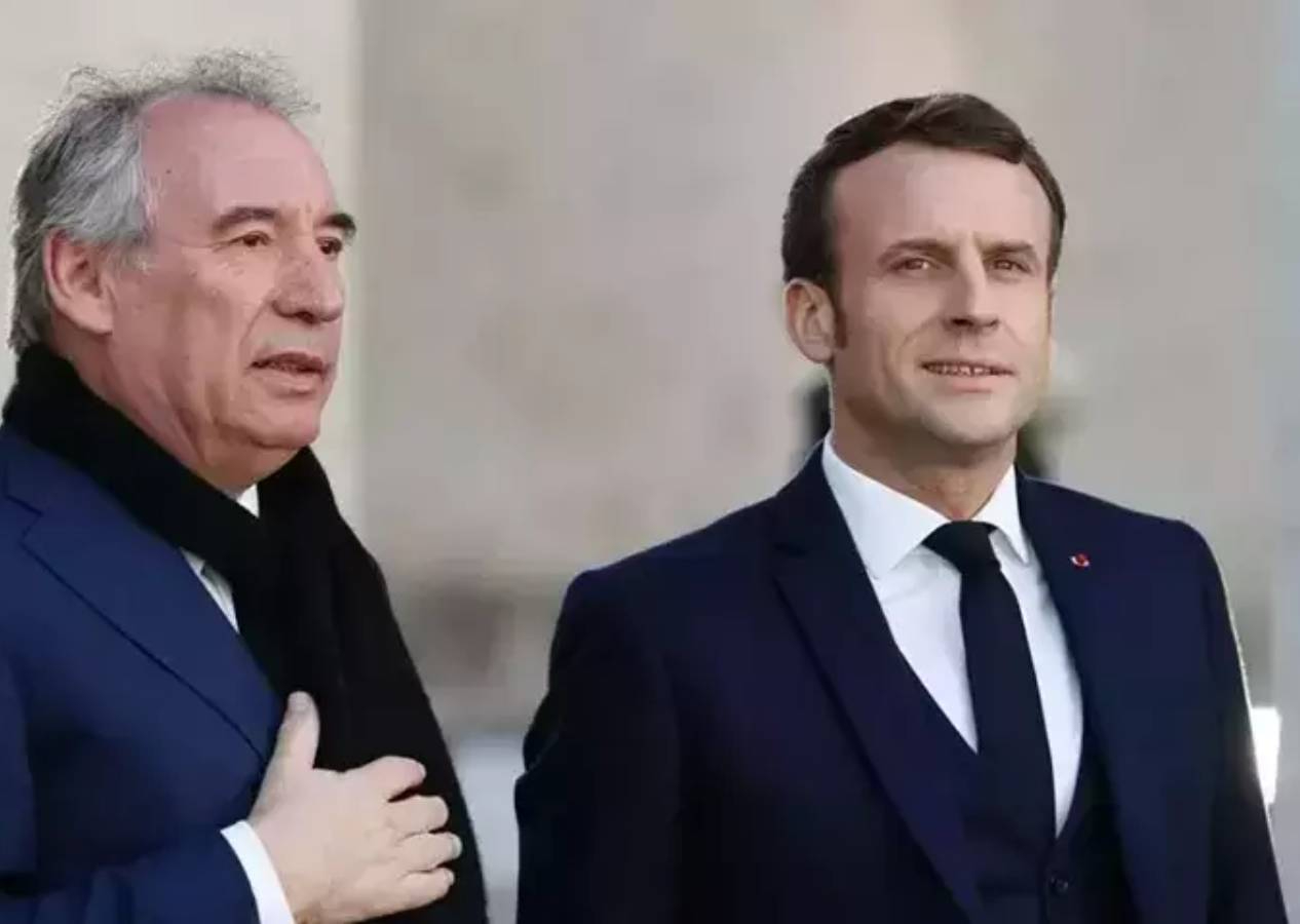 Fransa'da bir devir sona erdi! Başbakan Bayrou istifa etti