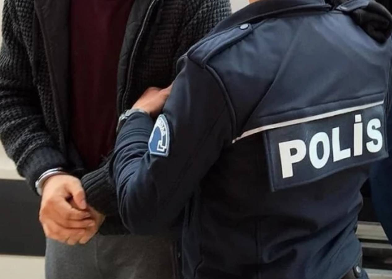 7 ayrı suçtan aranıyordu! Firari şüpheli kıskıvrak yakalandı