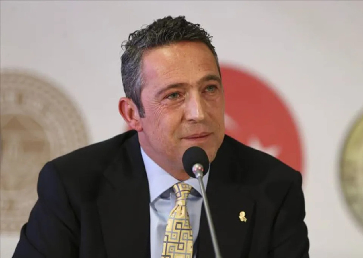Ali Koç Fenerbahçelilere seslendi: Yeni bir macera mı, tecrübe kazanmış biri ile şampiyonluğa ilerlemek mi?