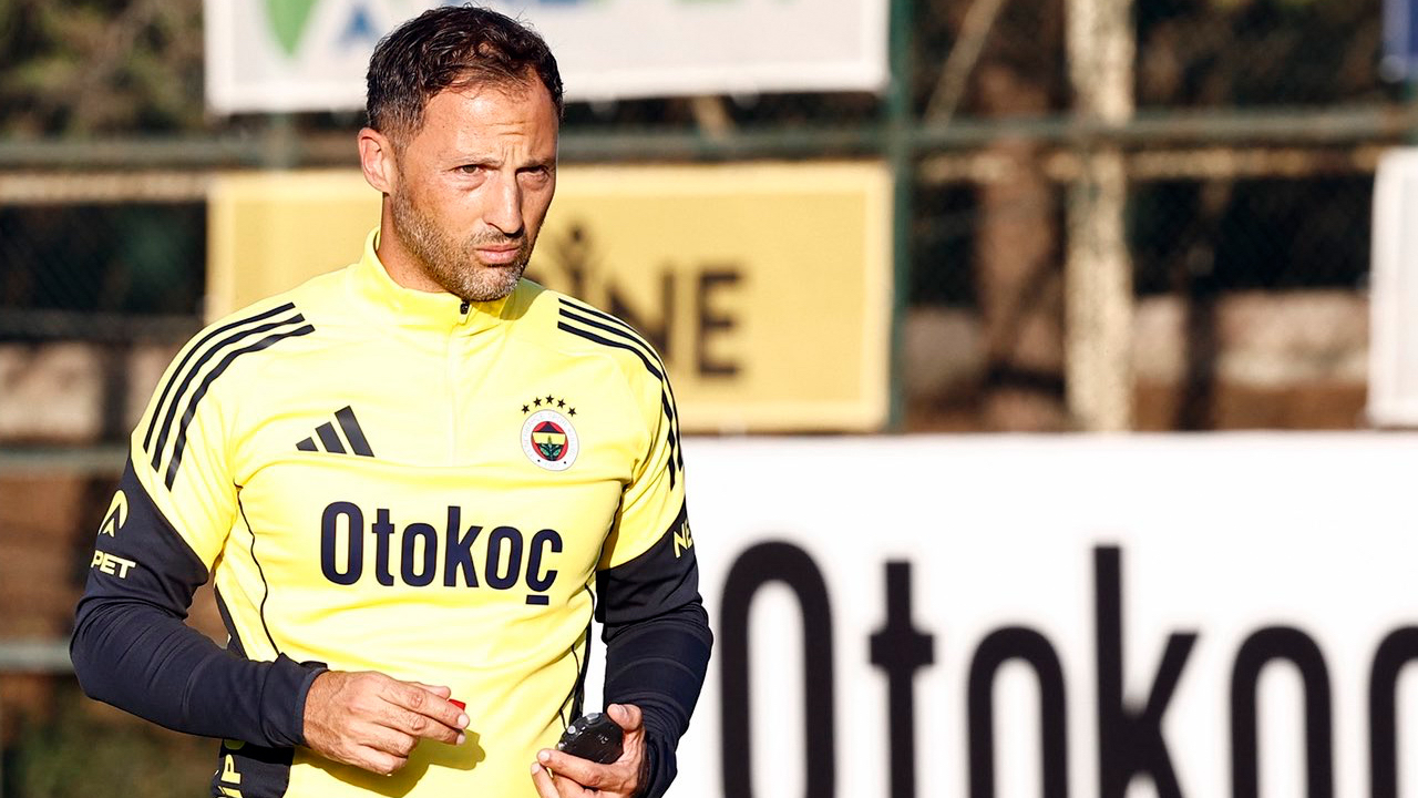 Fenerbahçe'nin yeni hocası Domenico Tedesco mesaiye uçakta başladı