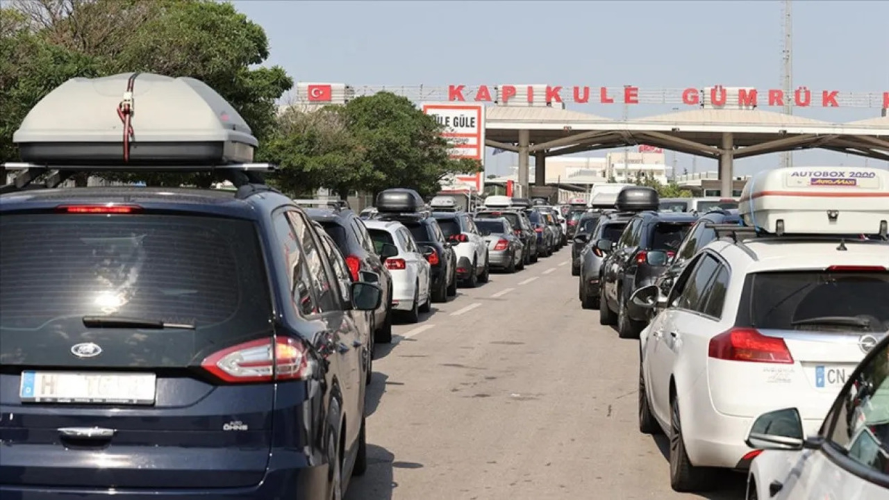 Gurbetçi sezonunda sınır kapılarından tam 5 milyon geçiş yapıldı