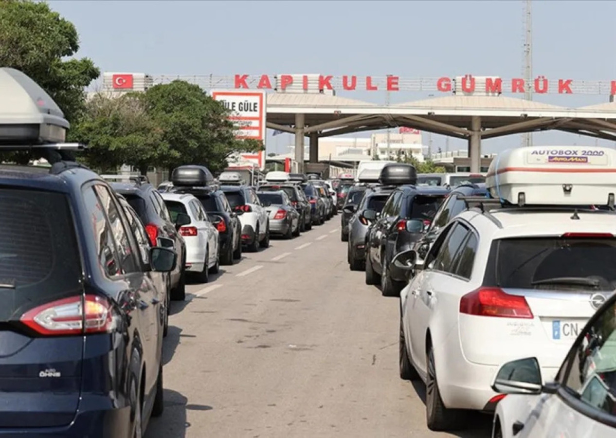Gurbetçi sezonunda sınır kapılarından tam 5 milyon geçiş yapıldı