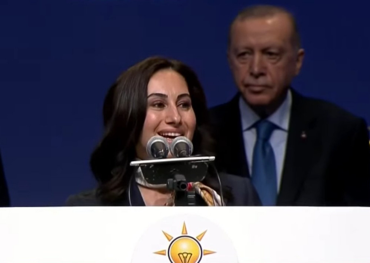 CHP'den istifa edip AK Parti'ye geçen Beykoz Belediye Başkanvekili Özlem Vural Gürzel: Burada olduğum için çok mutluyum!
