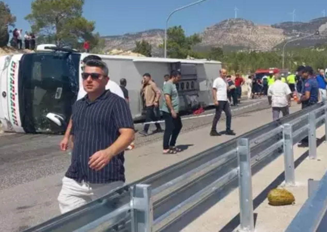 Mersin Mut’ta yolcu otobüsü kamyonla çarpıştı: Çok sayıda ölü ve yaralı var
