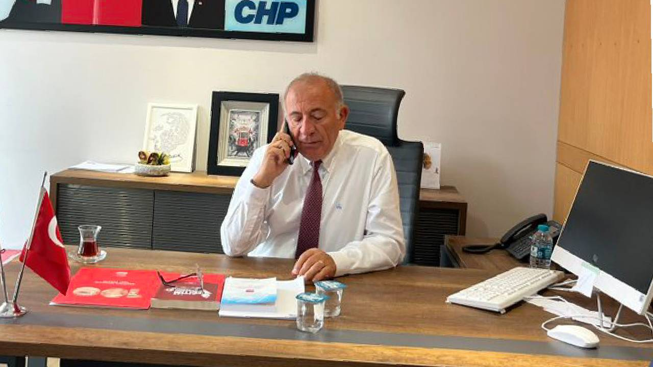 Sonunda kendine bir masa buldu! Gürsel Tekin CHP İstanbul İl Binasında görevine başladı