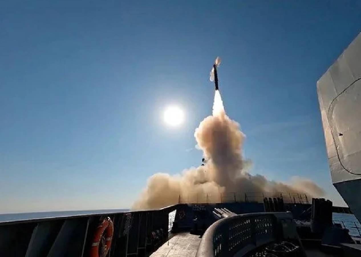 Hipersonik güç gösterisi! Rusya Barents’te Zircon füzesini test etti