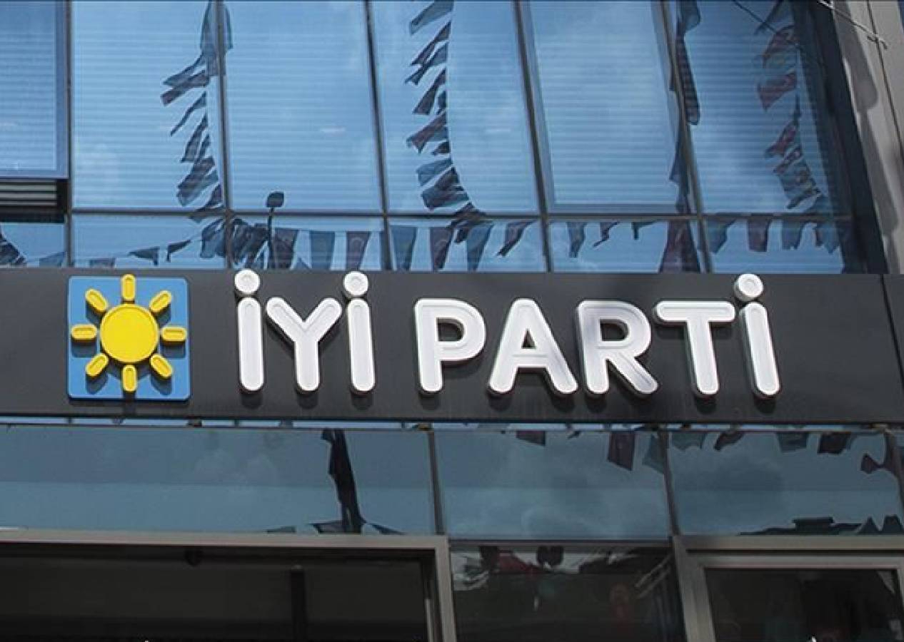 Üst düzey istifalar peş peşe! İyi Parti'ye Sakarya'dan kötü haber