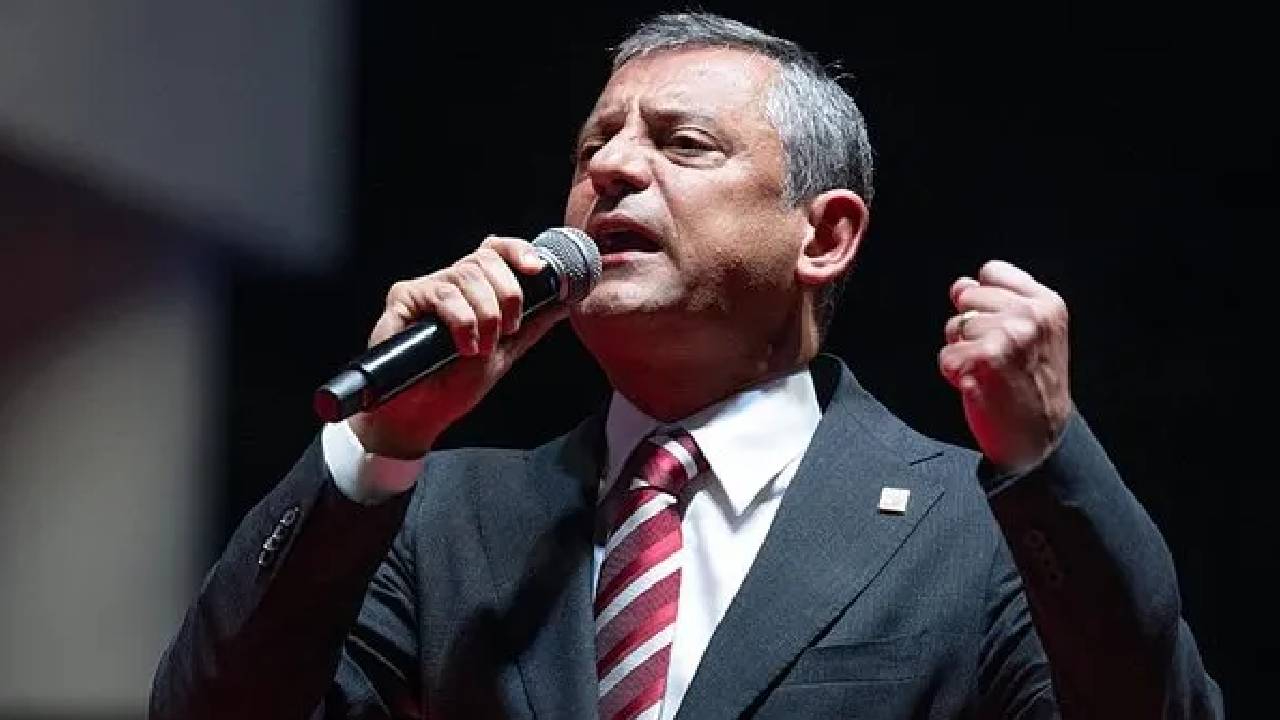 Türkiye bu davayı konuşuyor! Kararın çıkmasına dakikalar kala Özgür Özel genel  merkeze kapandı