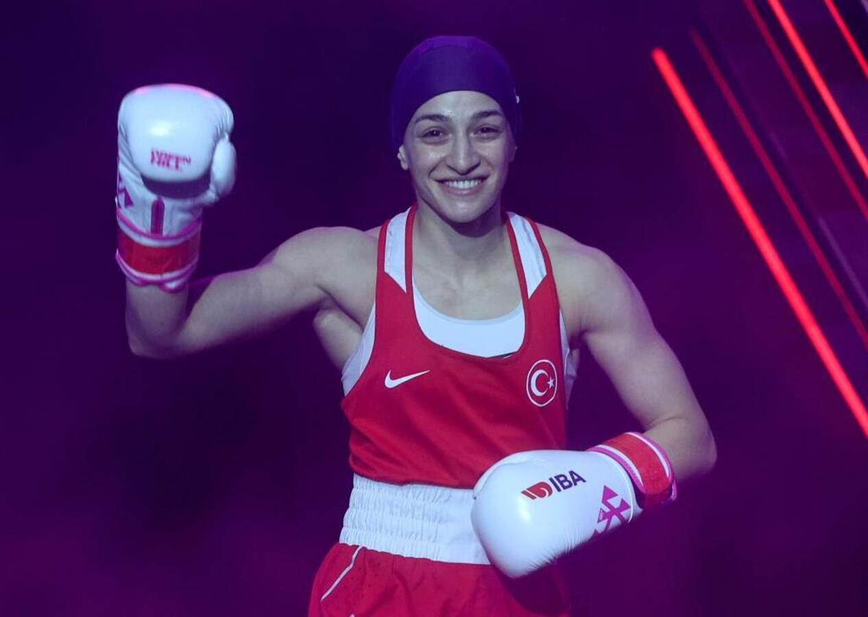 Buse Naz Çakıroğlu Dünya Boks Şampiyonası'nda adını finale yazdırdı