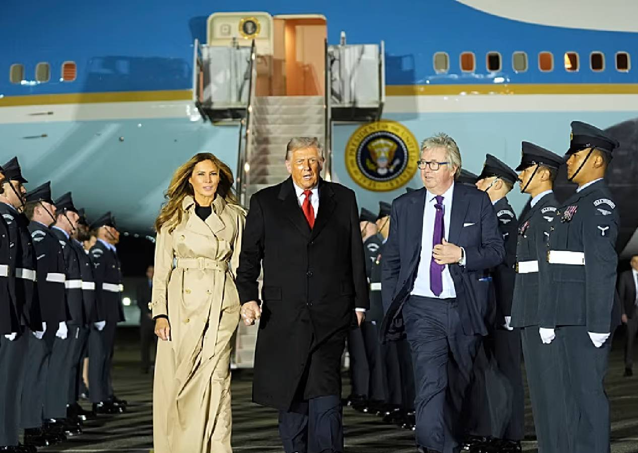 Trump çifti İngiltere’de: Ziyarete protestolar damga vurdu