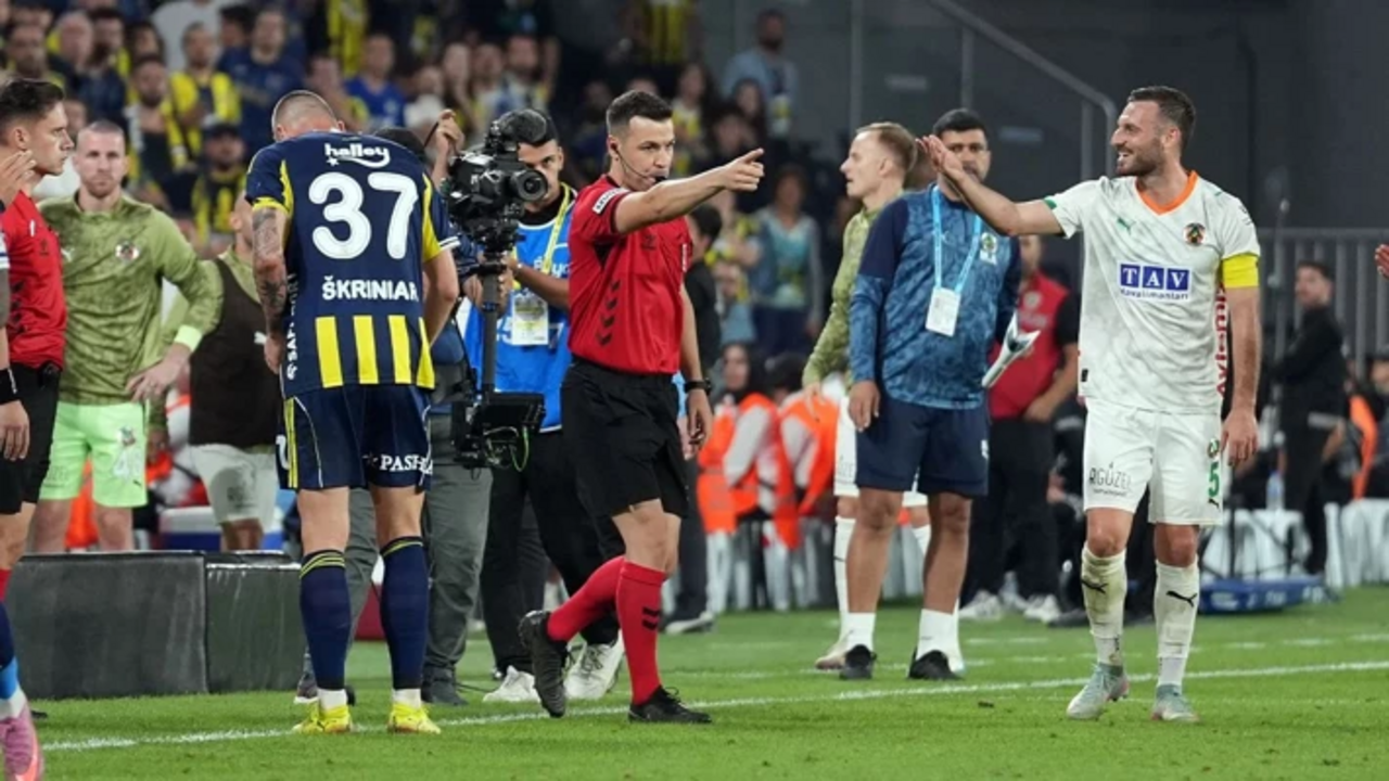 Bein Trio Ekibini Fenerbahçe - Alanyaspor Maçının Pozisyonlarını Yorumladı: Penaltı Var Mı...