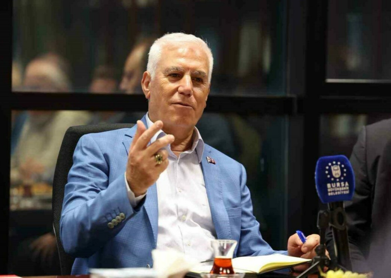 CHP’de yolsuzluk ve koltuk kavgaları partiyi eritiyor: Bursa Büyükşehir Belediye Başkanı Mustafa Bozbey AK Parti yolunda, Nilüfer ve Osmangazi sırada…