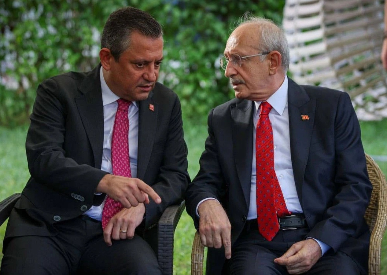 “Kılıçdaroğlu yanlış yapıyor” CHP eski Genel Başkanı Hikmet Çetin'den dikkat çeken çıkış: Özgür Özel ile mutlaka bir araya gelmeli!