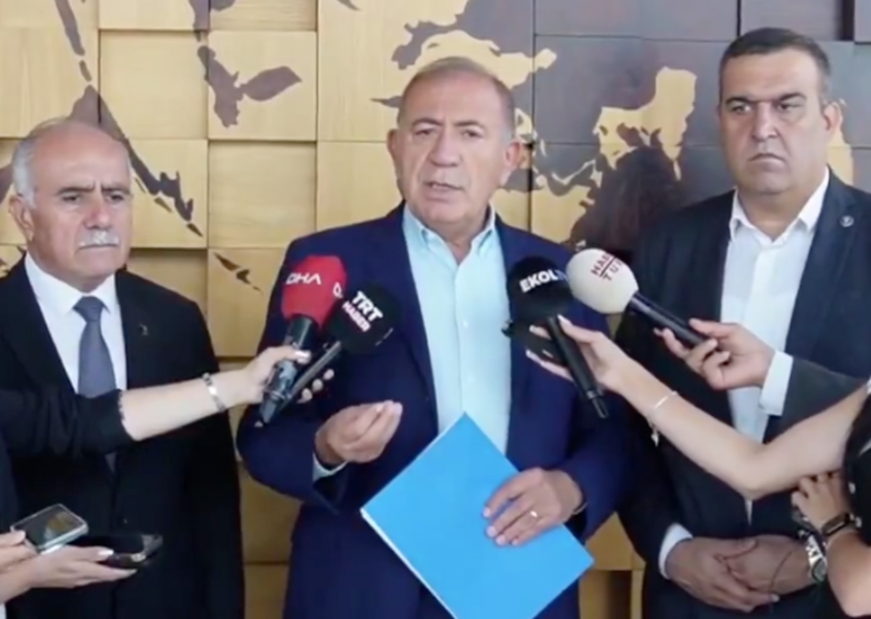 Gürsel Tekin’den işten çıkarma iddialarına sert yanıt! "Her sabah bir iftirayı yalanlamaktan yorulduk!"