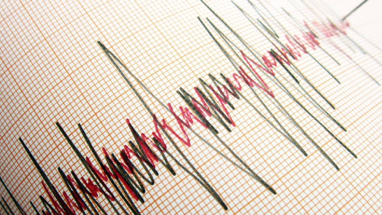İstanbul'dan hissedildi! Balıkesir’de 3.5 büyüklüğünde deprem meydana geldi